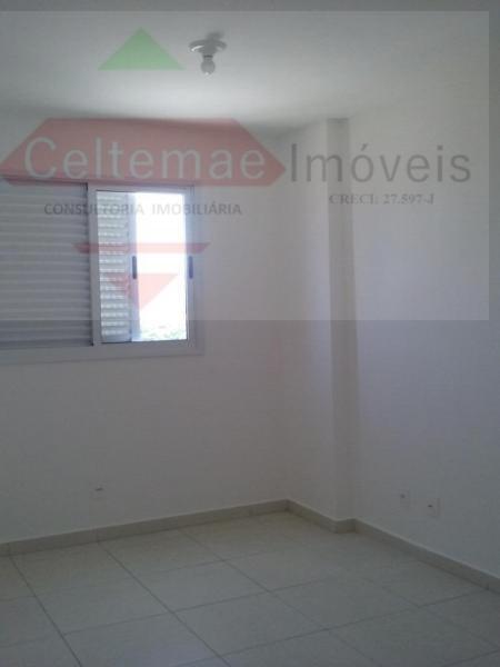 Apartamento à venda com 2 quartos, 64m² - Foto 3