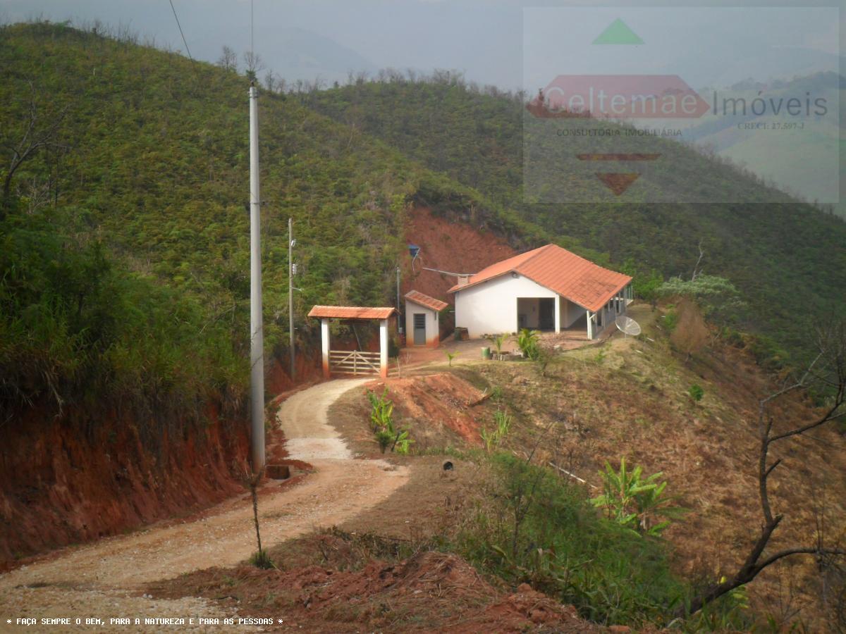 Chácara à venda com 3 quartos, 180m² - Foto 1