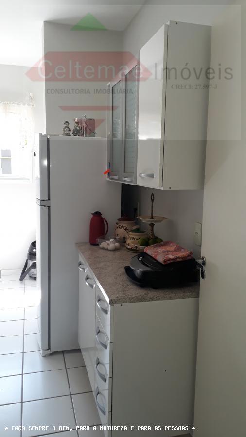 Apartamento à venda com 2 quartos, 75m² - Foto 16