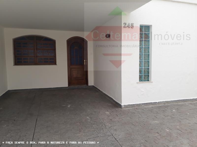 Casa à venda com 4 quartos, 130m² - Foto 2