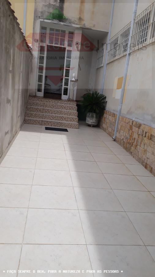 Sobrado à venda com 2 quartos, 199m² - Foto 1