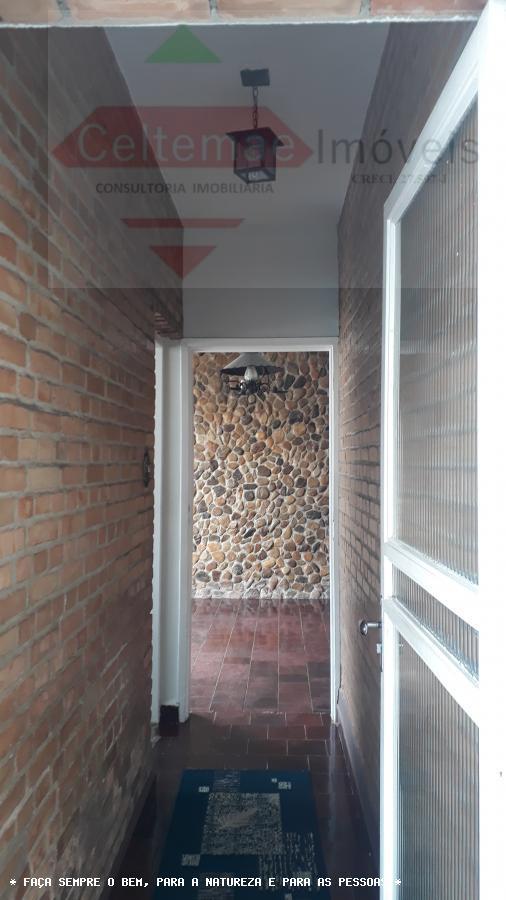 Sobrado à venda com 5 quartos, 300m² - Foto 1