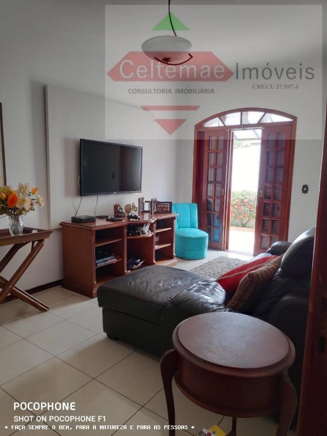 Casa de Condomínio à venda com 3 quartos, 250m² - Foto 6