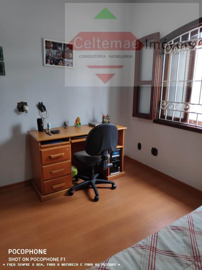 Casa de Condomínio à venda com 3 quartos, 250m² - Foto 17