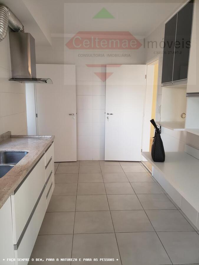 Apartamento à venda com 3 quartos, 176m² - Foto 4