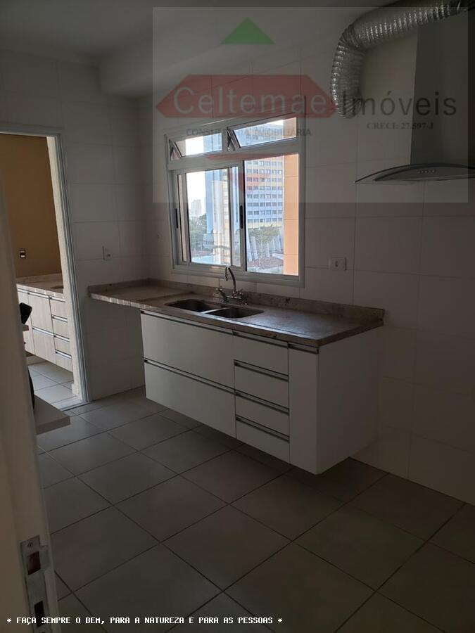 Apartamento à venda com 3 quartos, 176m² - Foto 3