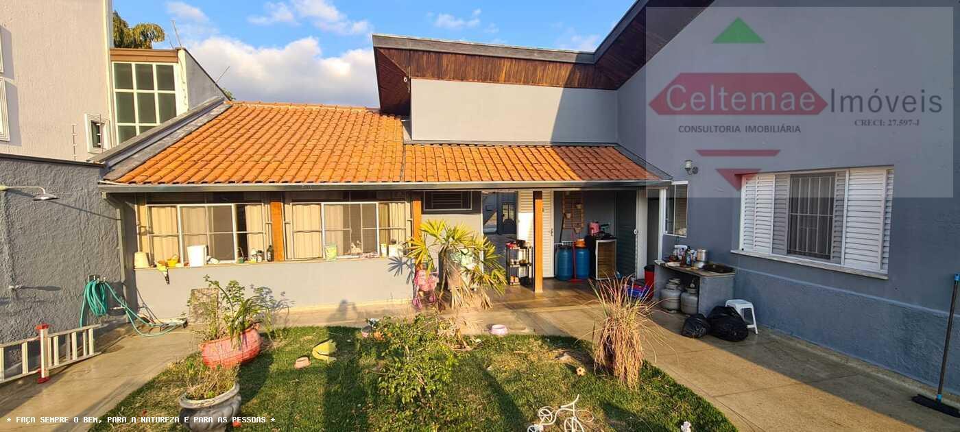 Casa à venda com 6 quartos, 426m² - Foto 5