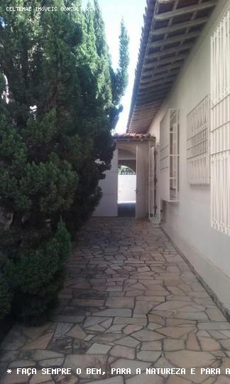 Casa à venda com 3 quartos, 300m² - Foto 2