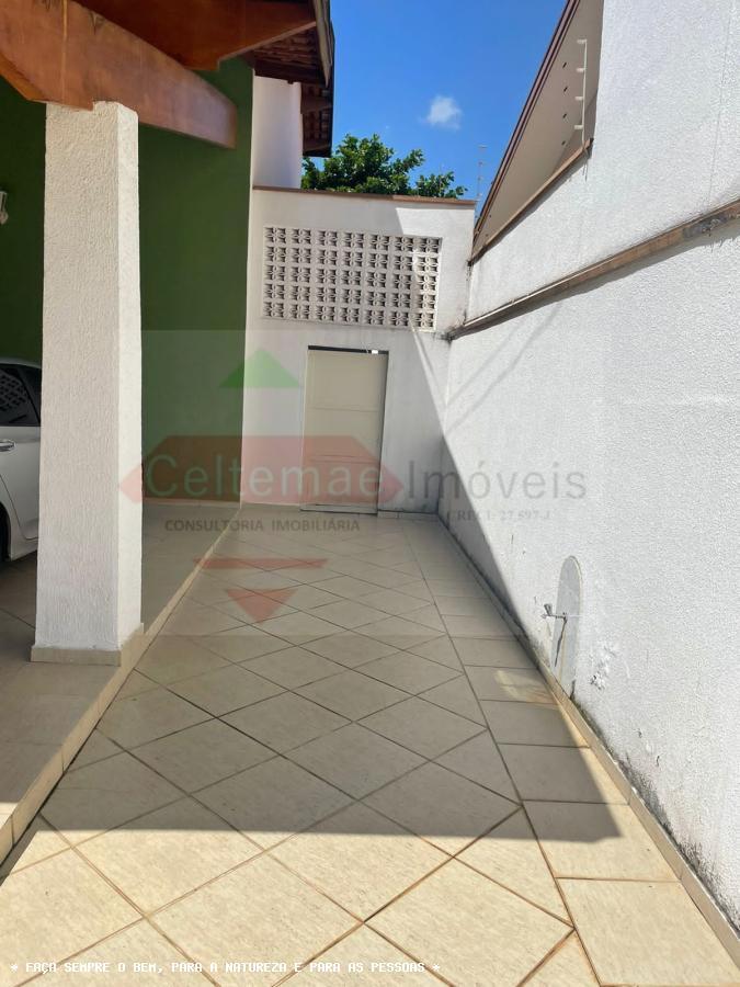 Casa à venda com 3 quartos, 320m² - Foto 25