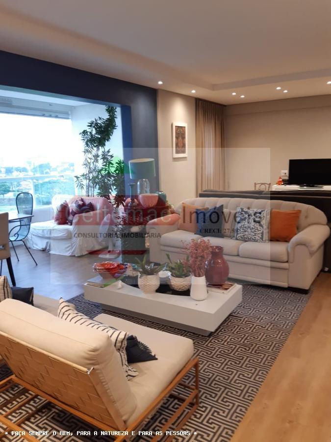 Apartamento à venda com 3 quartos, 146m² - Foto 1