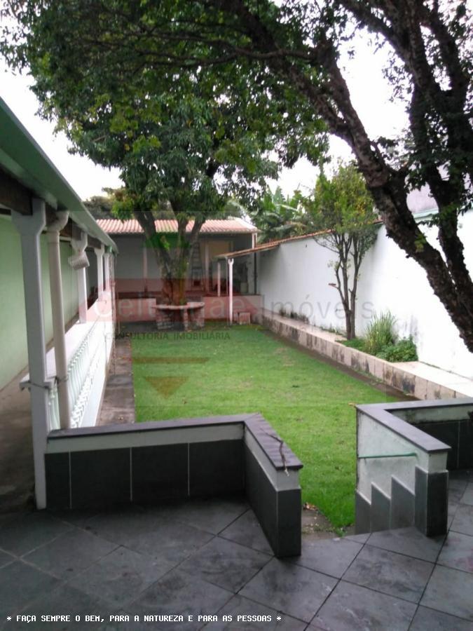 Casa à venda com 3 quartos, 218m² - Foto 18