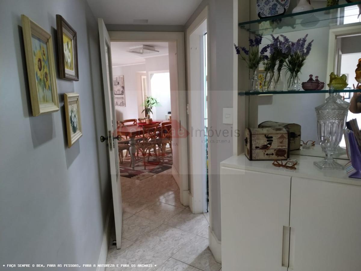 Apartamento à venda com 3 quartos, 157m² - Foto 6