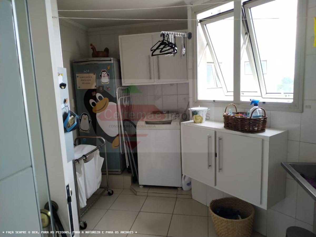 Apartamento à venda com 3 quartos, 157m² - Foto 19