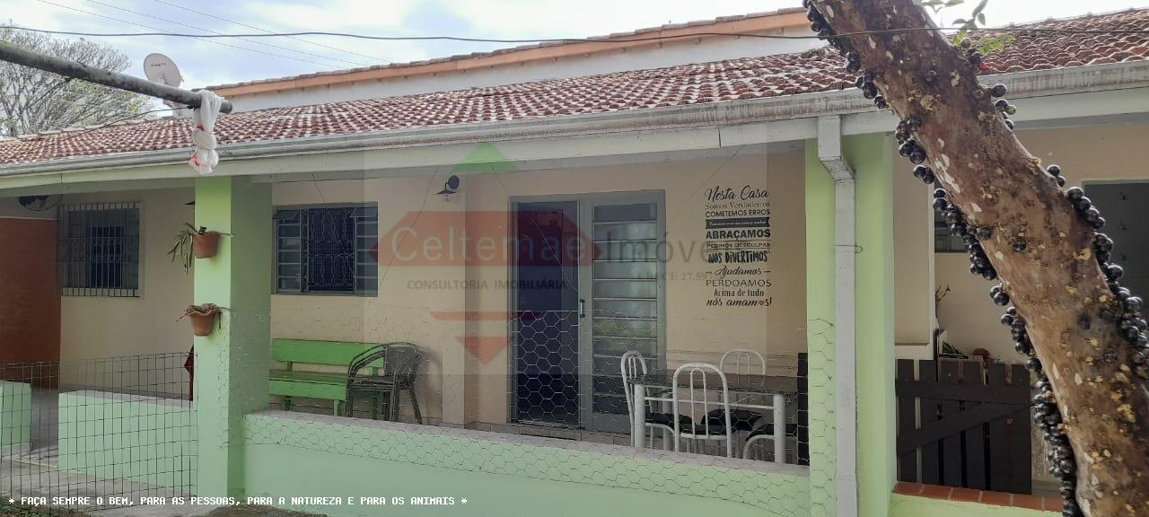 Casa à venda com 4 quartos, 200m² - Foto 4