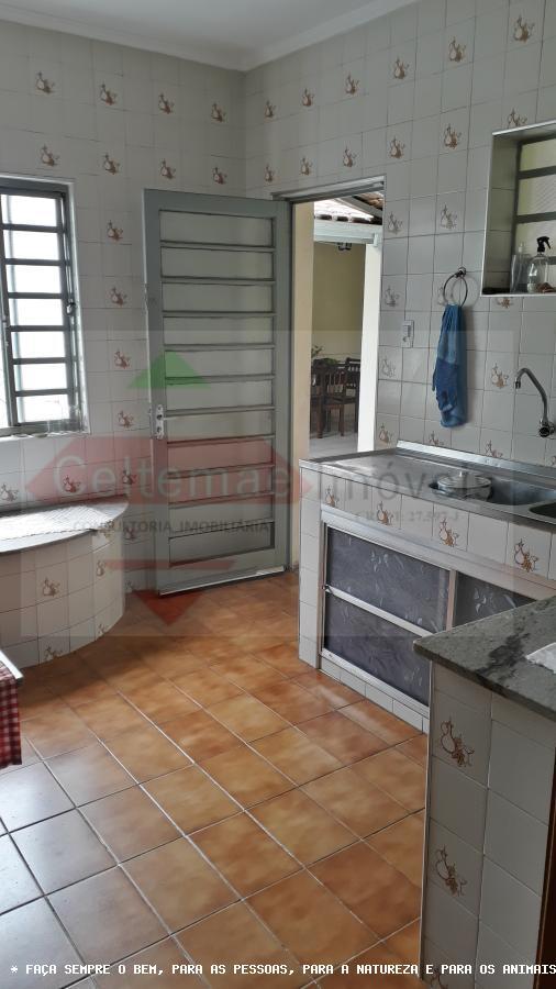 Casa à venda com 4 quartos, 200m² - Foto 28