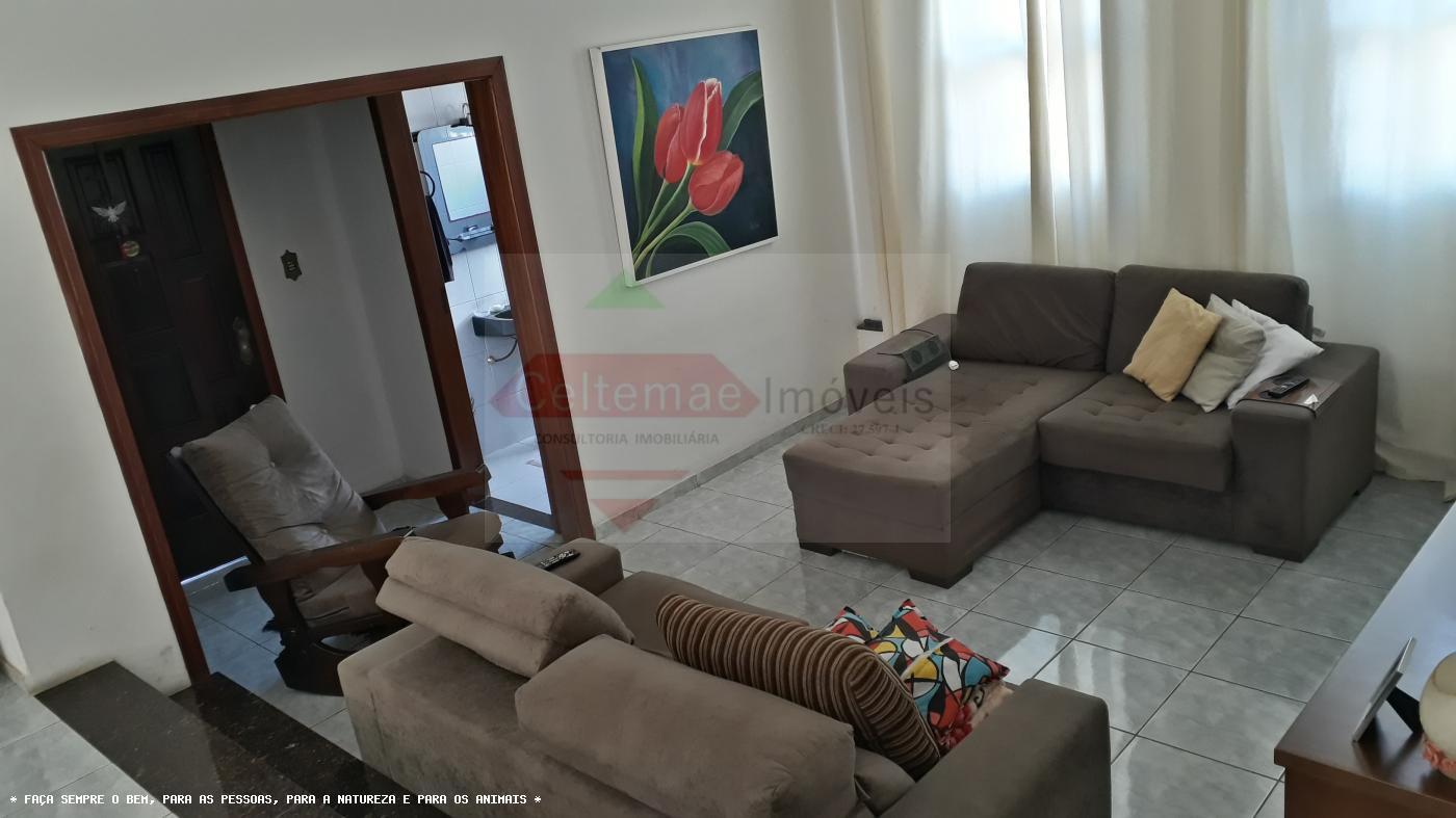 Casa à venda com 5 quartos, 310m² - Foto 6