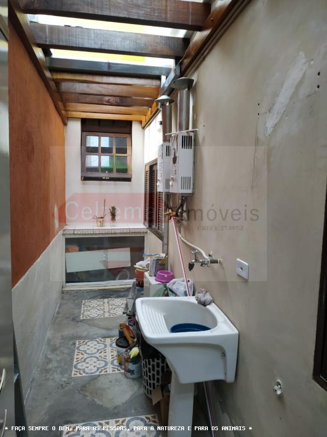 Casa de Condomínio à venda com 4 quartos, 220m² - Foto 6