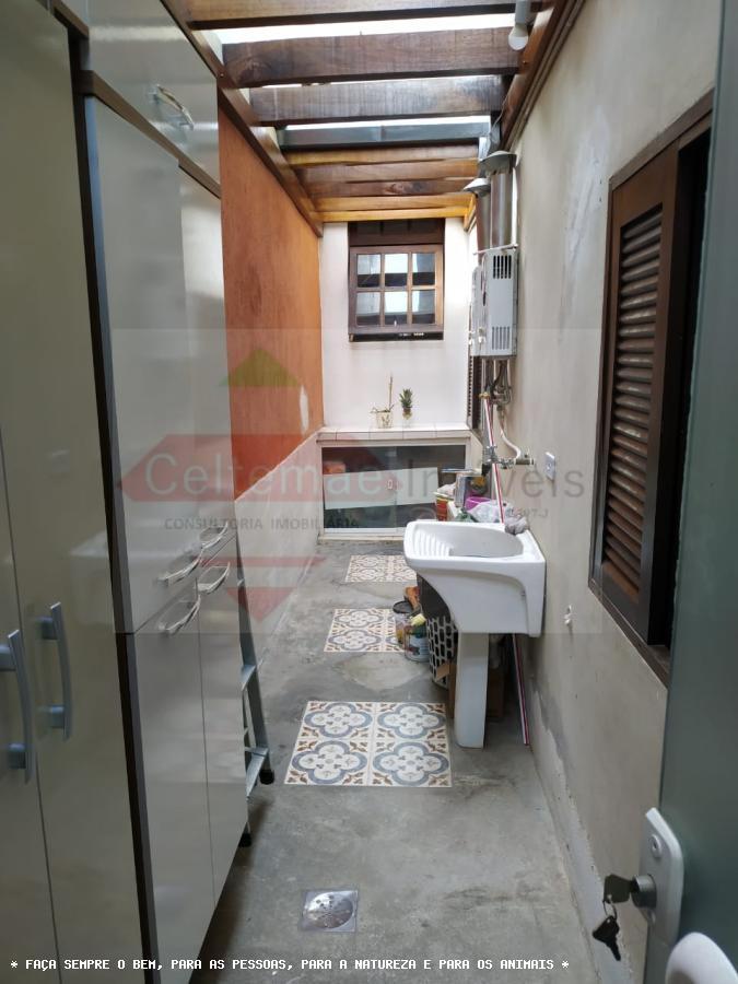 Casa de Condomínio à venda com 4 quartos, 220m² - Foto 5