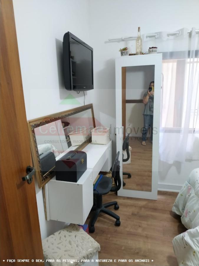 Casa de Condomínio à venda com 4 quartos, 220m² - Foto 13