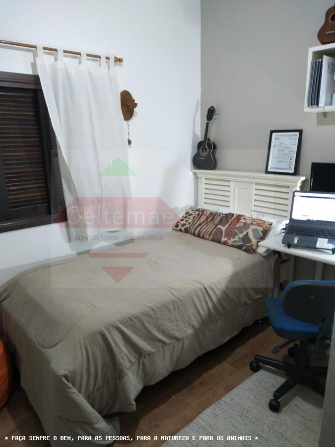 Casa de Condomínio à venda com 4 quartos, 220m² - Foto 17