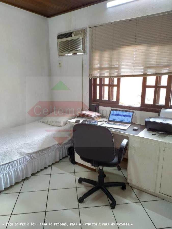 Casa de Condomínio à venda com 4 quartos, 220m² - Foto 23