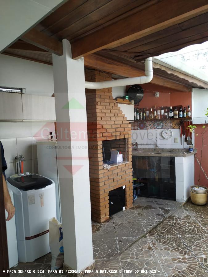 Casa de Condomínio à venda com 4 quartos, 220m² - Foto 25