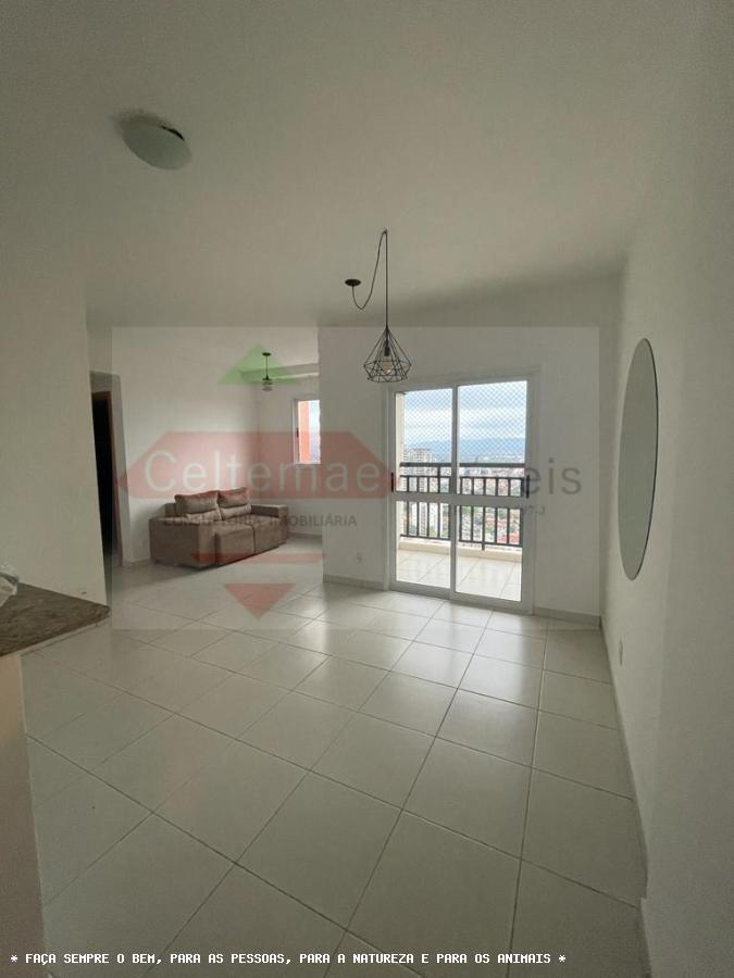 Apartamento à venda com 2 quartos, 65m² - Foto 3