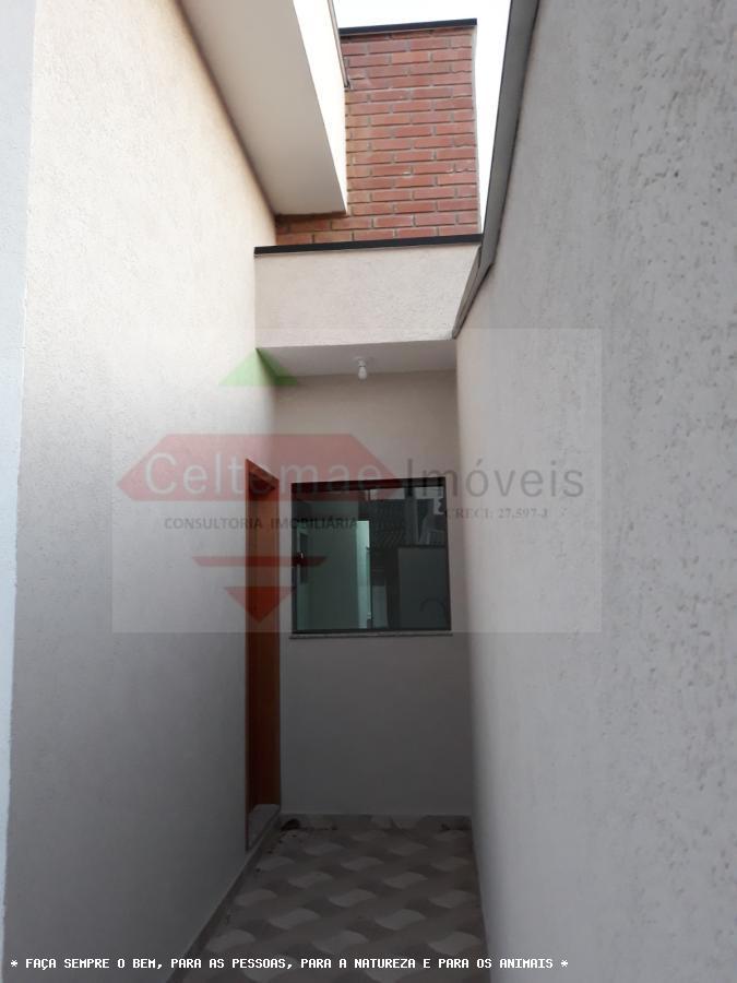 Casa à venda com 2 quartos, 65m² - Foto 2