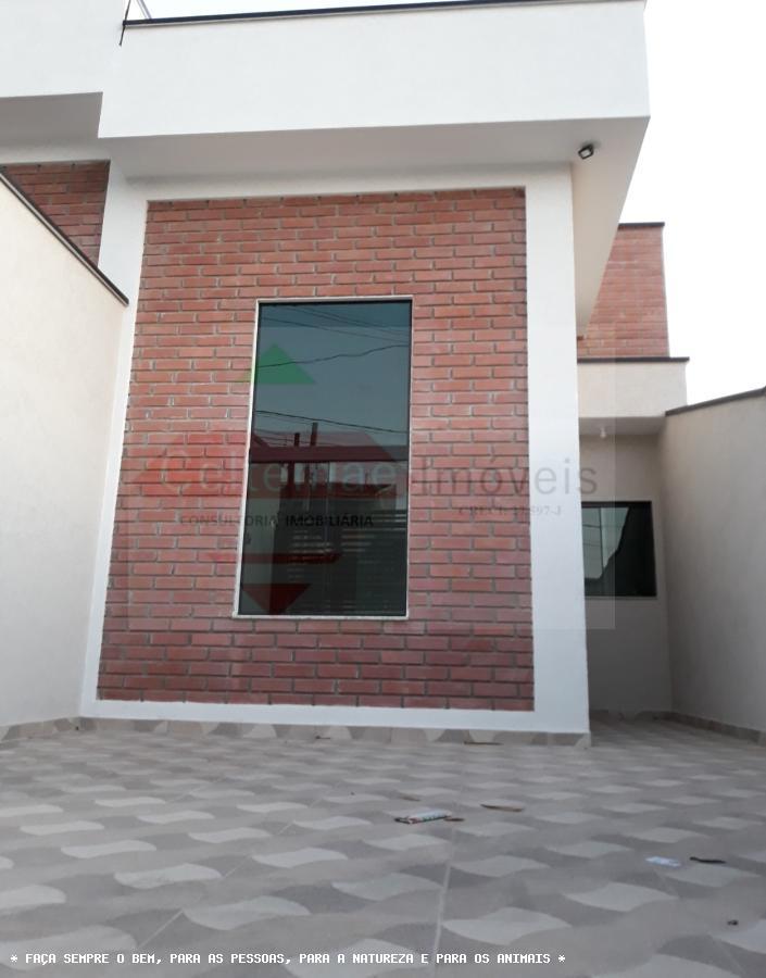 Casa à venda com 2 quartos, 65m² - Foto 1