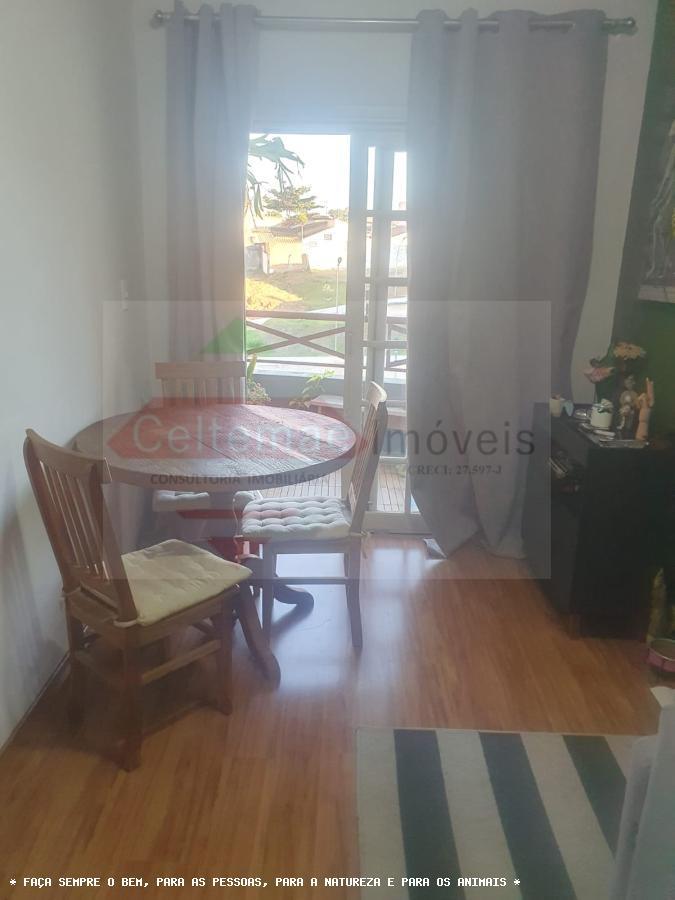 Apartamento à venda com 2 quartos, 68m² - Foto 4