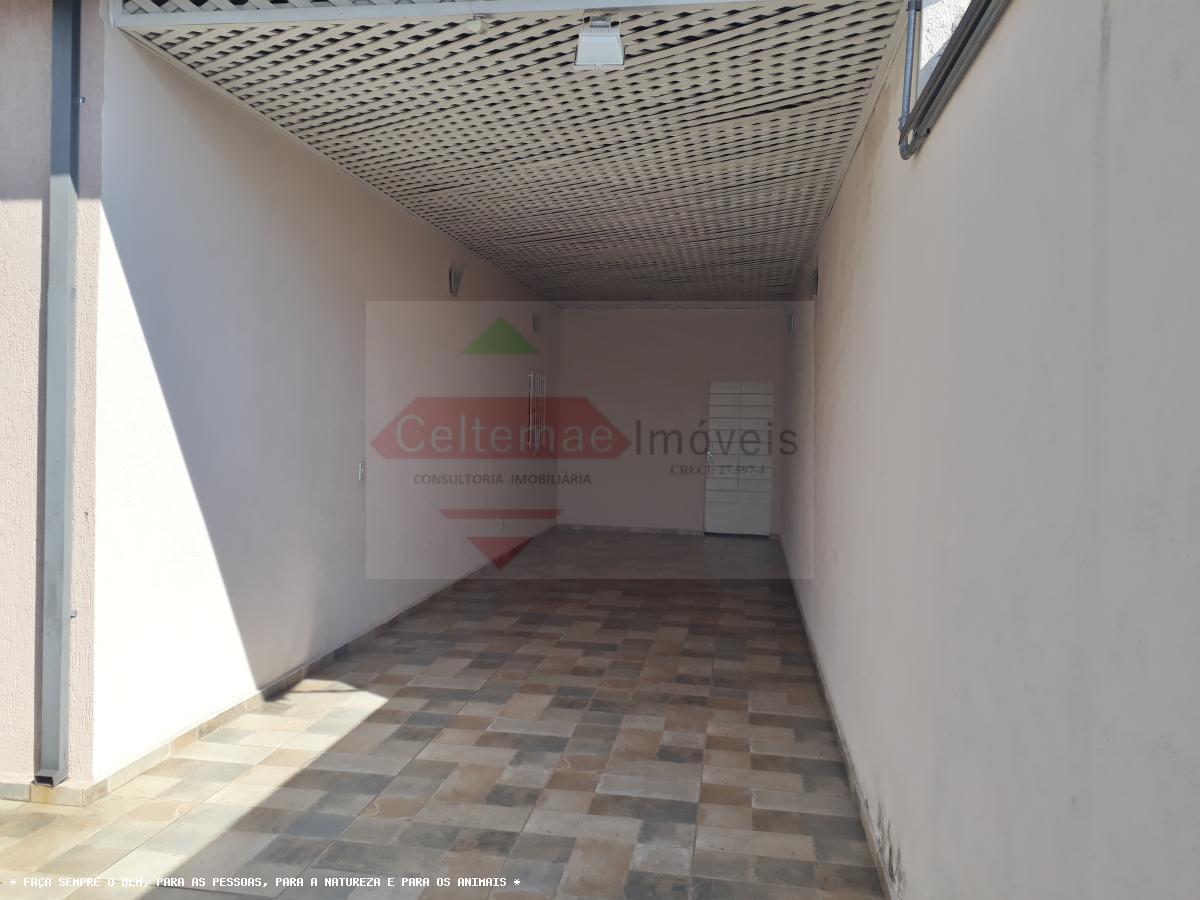 Casa à venda com 3 quartos, 204m² - Foto 3