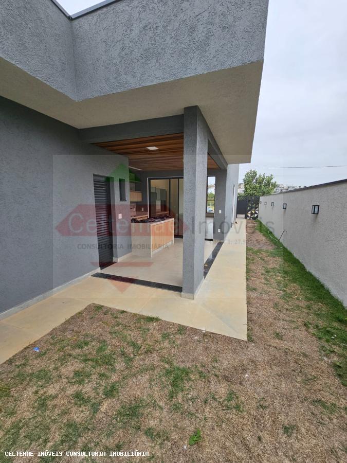 Casa de Condomínio à venda com 3 quartos, 156m² - Foto 2