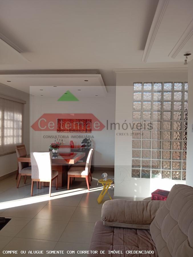 Casa à venda com 4 quartos, 145m² - Foto 3