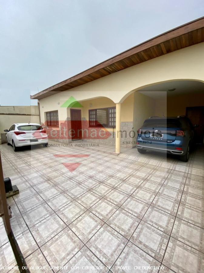 Casa à venda com 4 quartos, 145m² - Foto 2