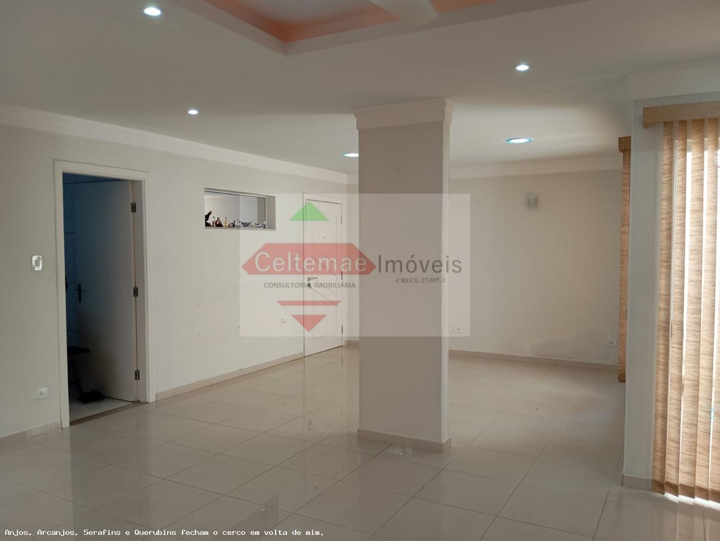 Casa à venda com 4 quartos, 194m² - Foto 1