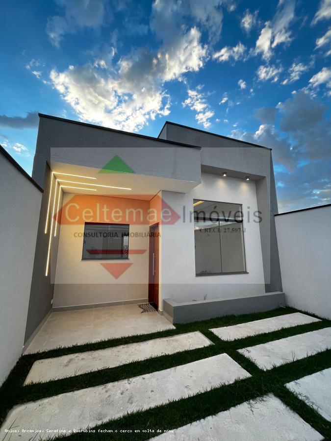 Casa à venda com 3 quartos, 85m² - Foto 1