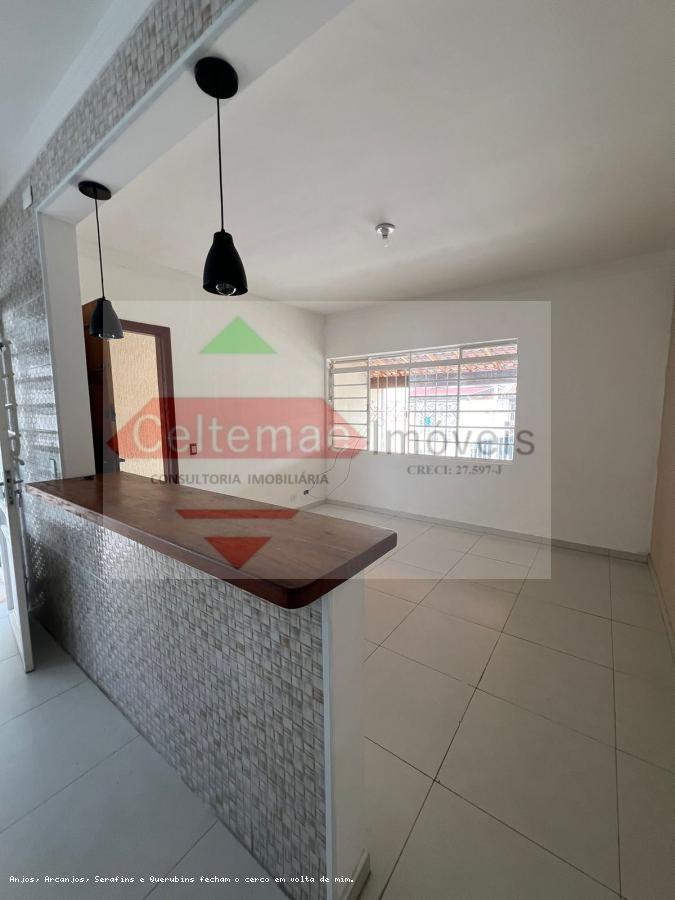 Casa à venda com 3 quartos, 110m² - Foto 4