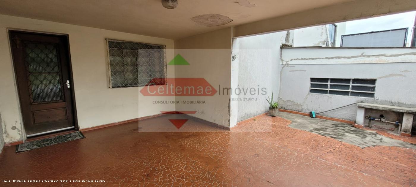 Casa à venda com 3 quartos, 147m² - Foto 1